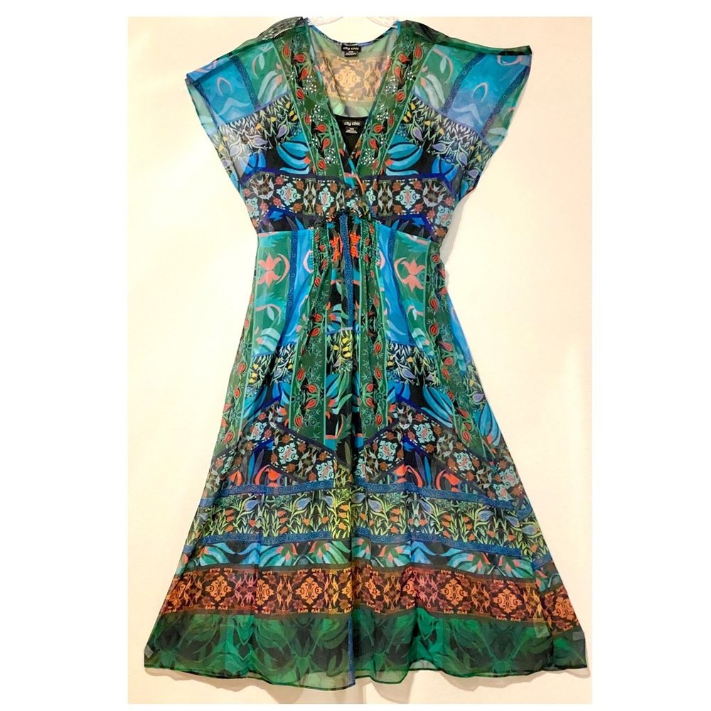 City Chic Maxi Dress ~ floaty & relaxed ~ with black slip